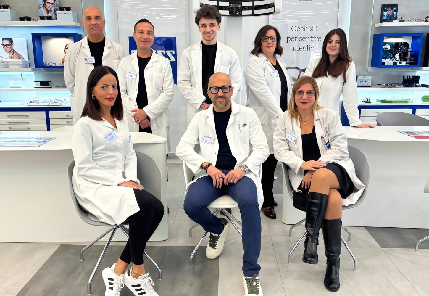 Lo staff di Ottica Perfetto in negozio